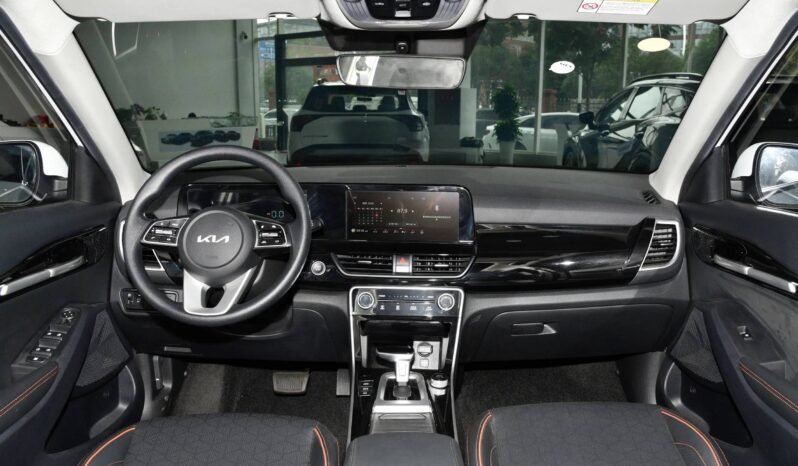 
								Kia Seltos Luxury 2025 full									