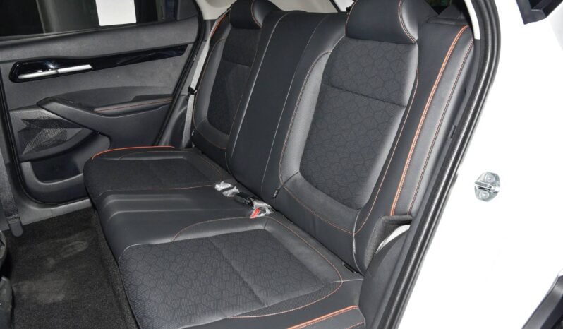 
								Kia Seltos Luxury 2025 full									
