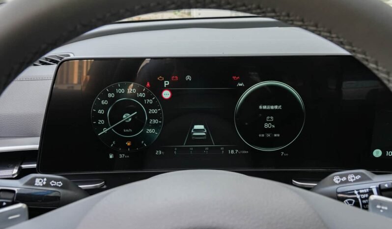 
								Kia Sportage Deluxe Edition 2025 full									