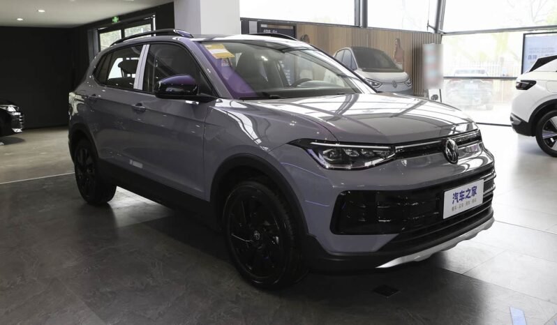 
								Volkswagen Tharu XR 2025 full									