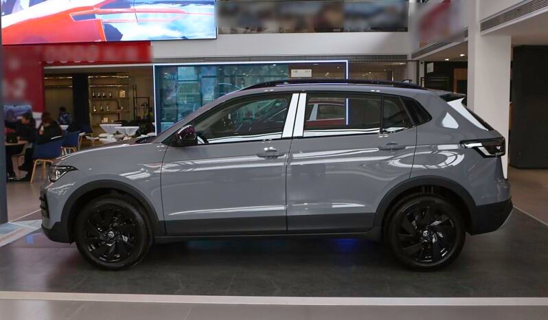 
								Volkswagen Tharu XR 2025 full									