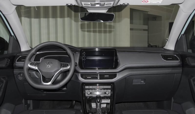 
								Volkswagen Tharu XR 2025 full									