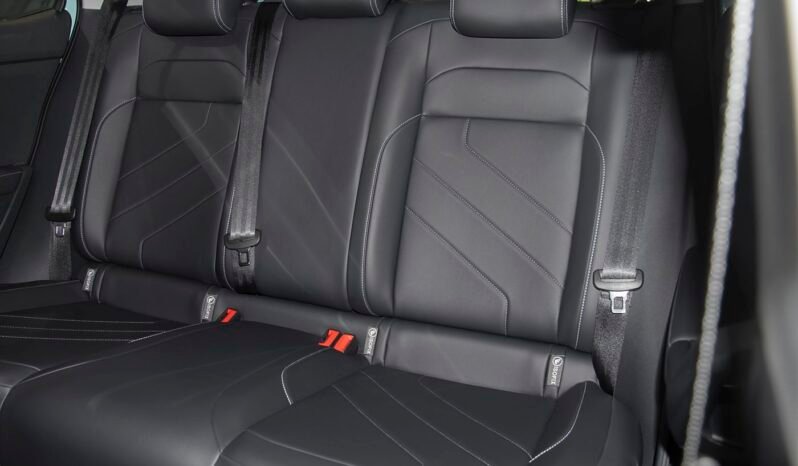 
								Volkswagen Tharu XR 2025 full									