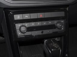 
										Volkswagen Tharu XR 2025 full									